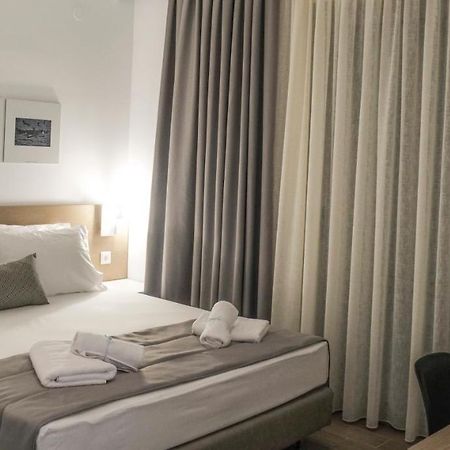 Hotel Vozina Metamorfosi  Exteriör bild