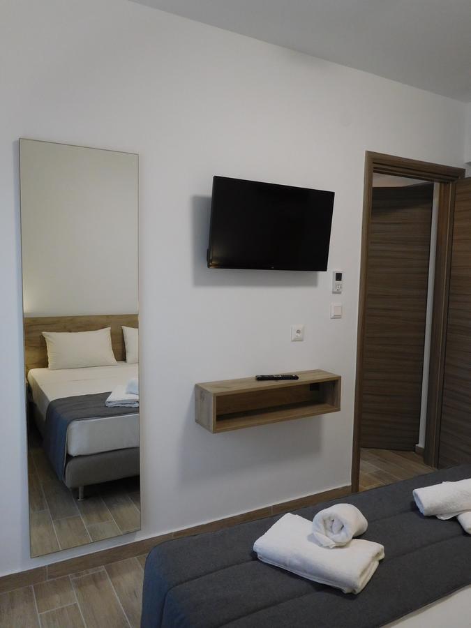 Hotel Vozina Metamorfosi  Exteriör bild