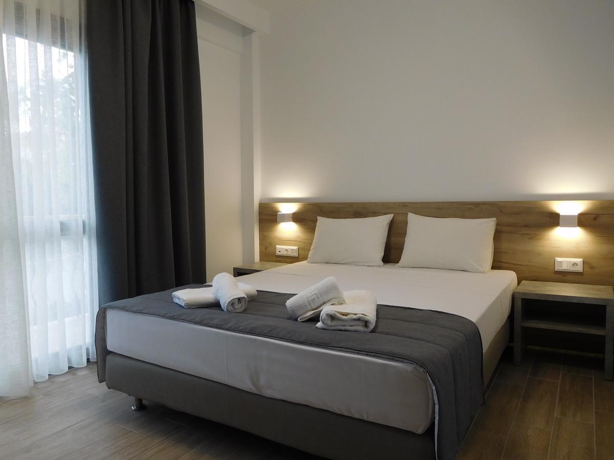 Hotel Vozina Metamorfosi  Exteriör bild