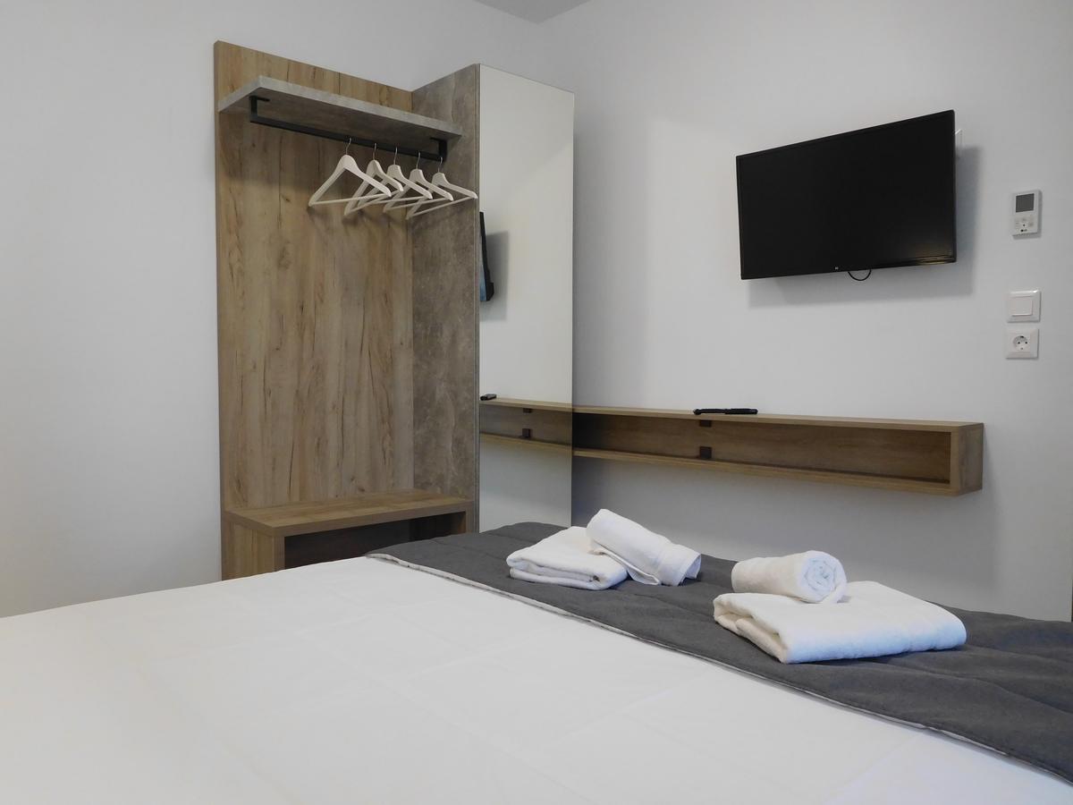 Hotel Vozina Metamorfosi  Exteriör bild