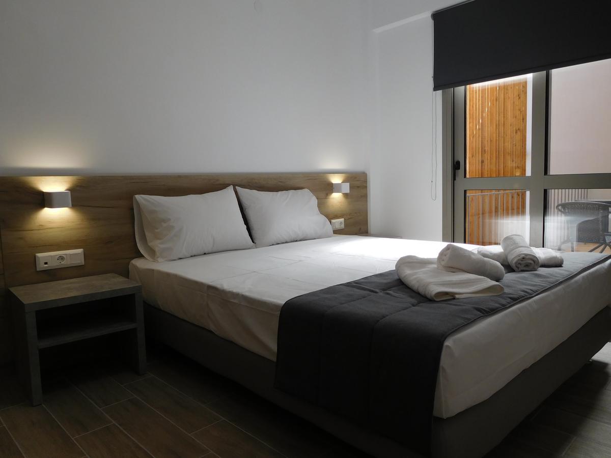 Hotel Vozina Metamorfosi  Exteriör bild