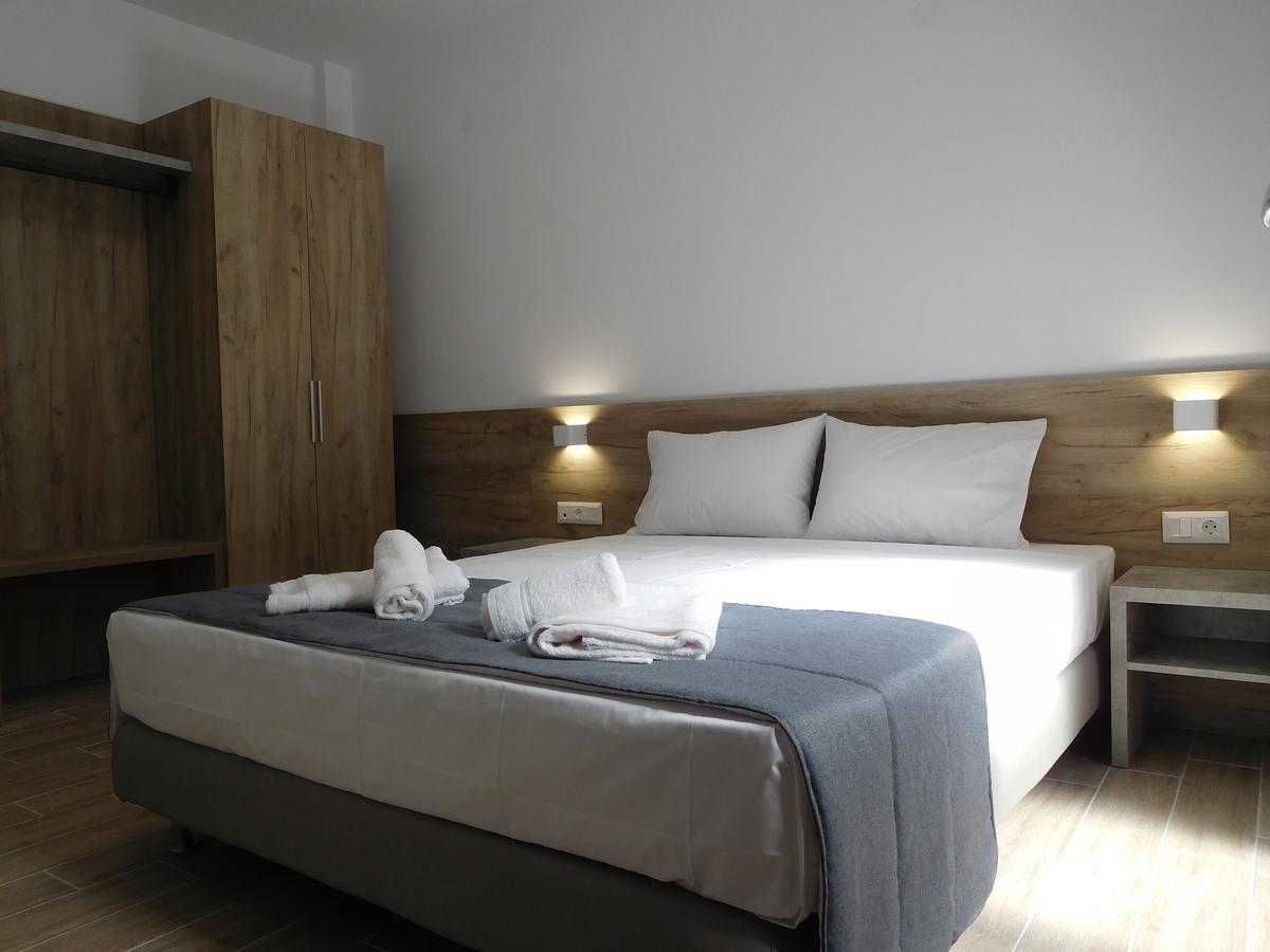 Hotel Vozina Metamorfosi  Exteriör bild