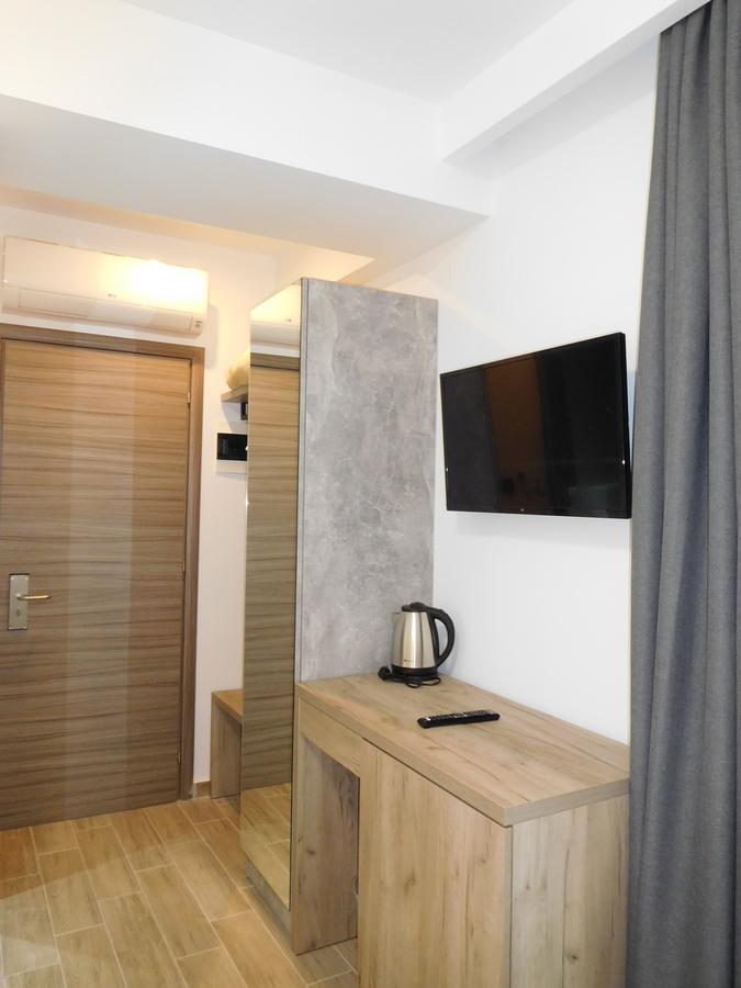 Hotel Vozina Metamorfosi  Exteriör bild